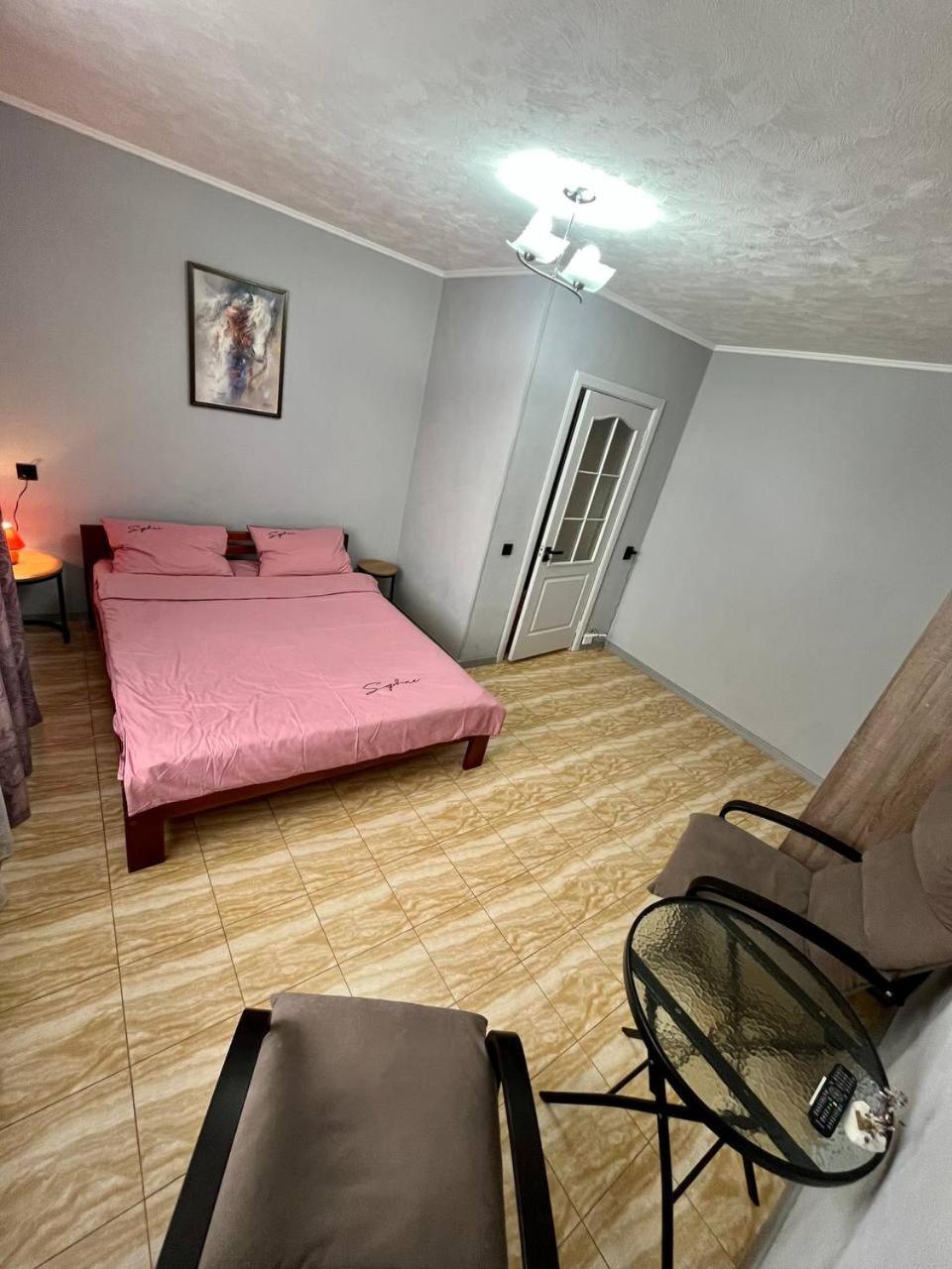 Smart Apartment На Соборной 23 Kremenchuk Ngoại thất bức ảnh