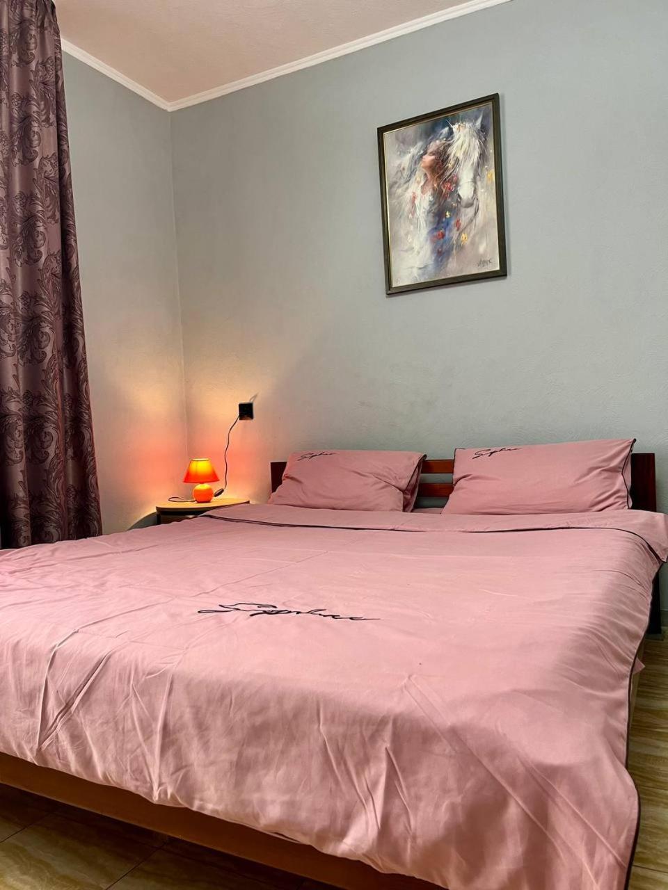 Smart Apartment На Соборной 23 Kremenchuk Ngoại thất bức ảnh